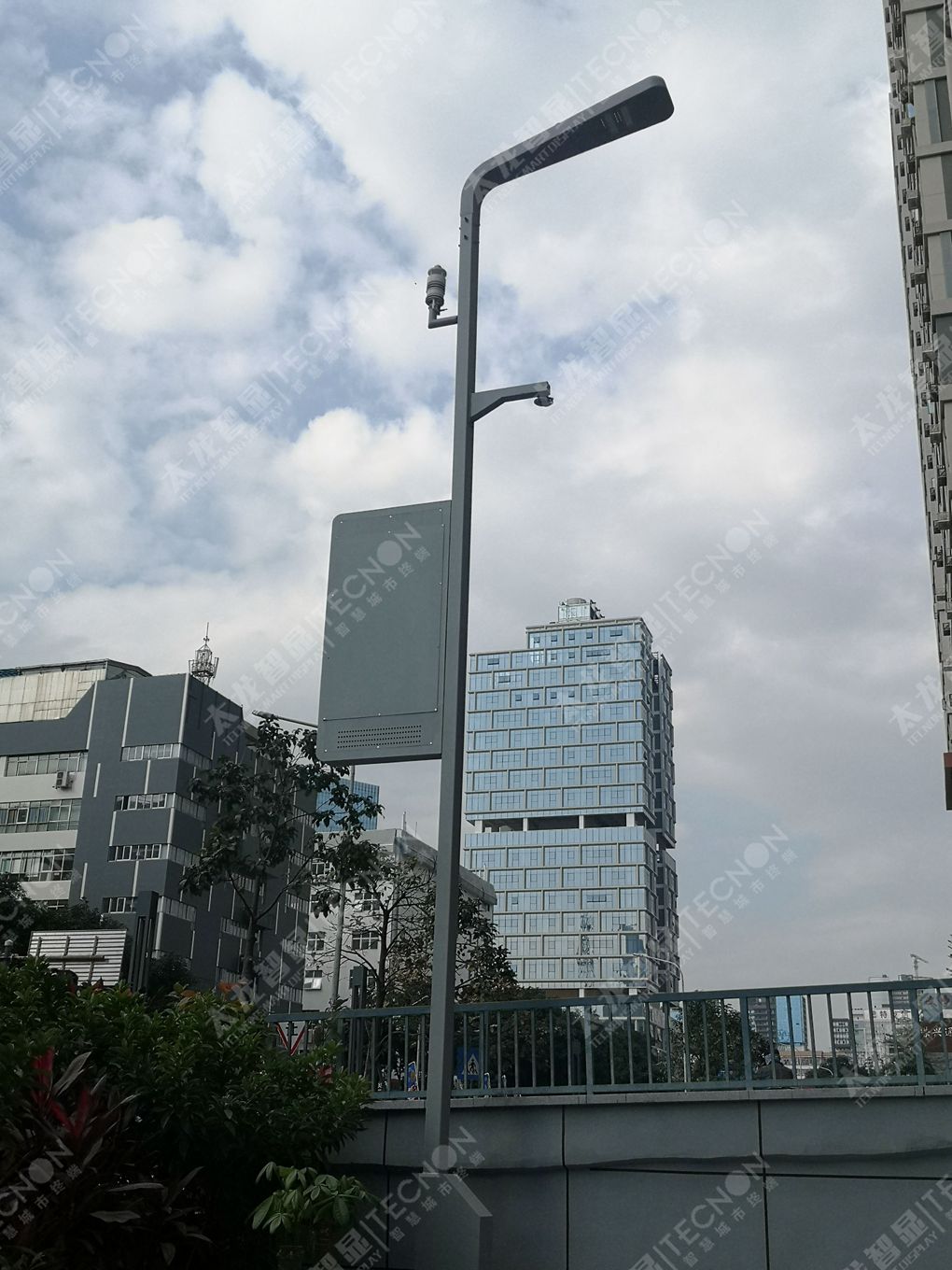 LED灯杆屏南山朗景园太龙智显 (6).jpg