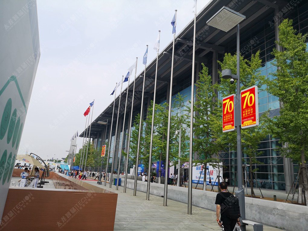 太龙智显无锡太湖国际博展中心LED灯杆屏 (7).jpg