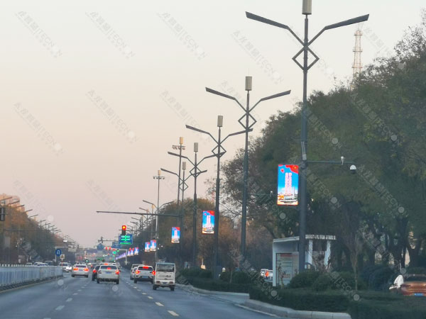 LED灯杆屏 LED灯杆屏.jpg