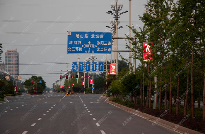 LED灯杆屏
