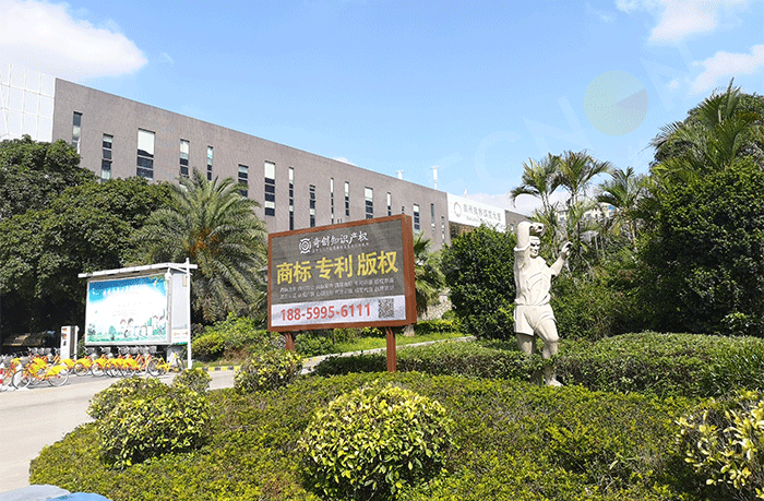 晋江居民小区户外LED广告机.png