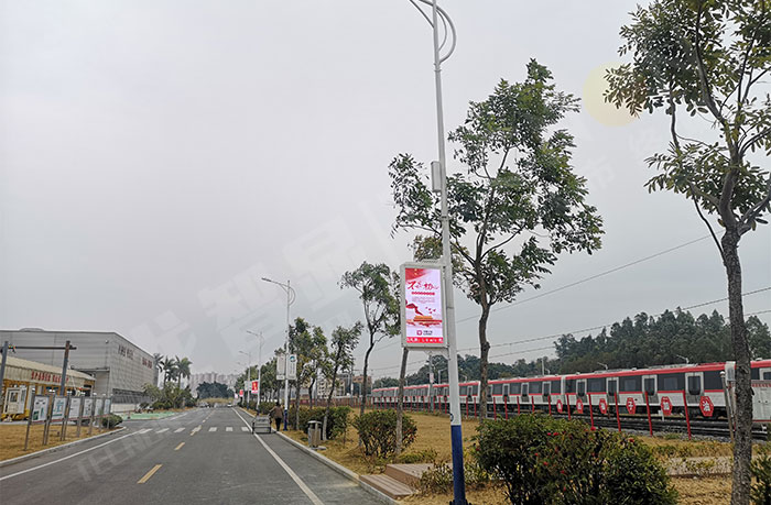 中国中车产业园LED灯杆屏.jpg