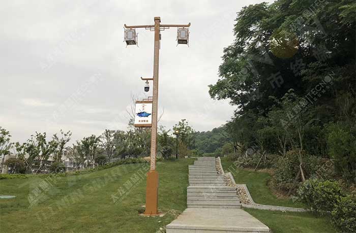 Shanghai Park Smart Lamp Pole Screen