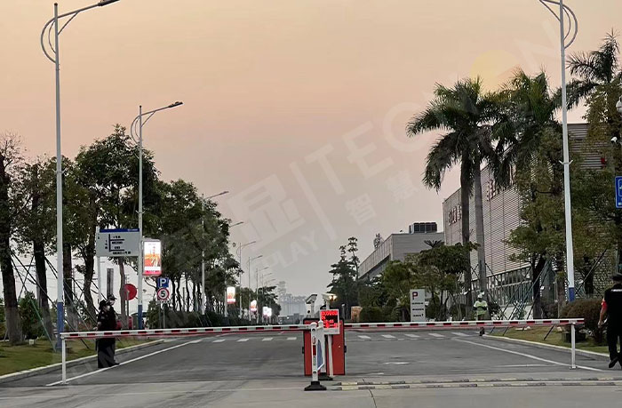 佛山中车四方轨道车辆有限公司灯杆屏播放节目中.jpg 佛山中车四方轨道车辆有限公司灯杆屏播放节目中.jpg