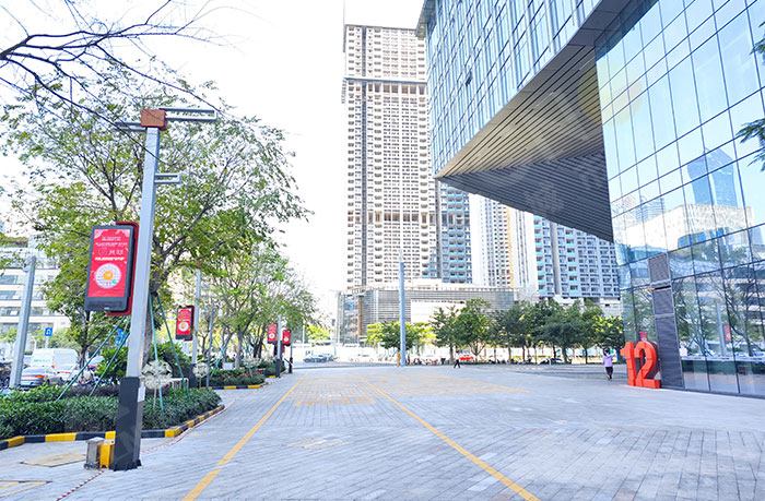 智慧城市园区灯杆屏示范项目